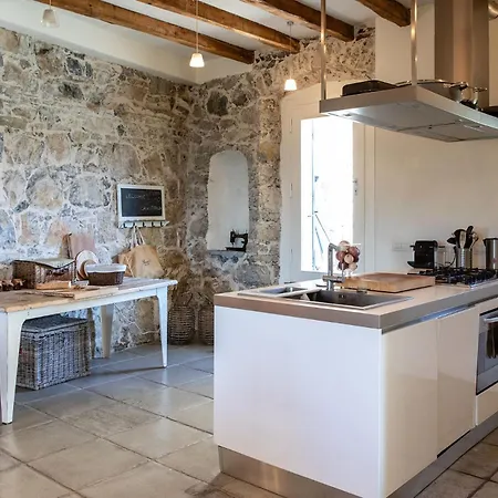 Villa Casa Leopoldo By Boutique Luxe Ligurian Castiglione Chiavarese
